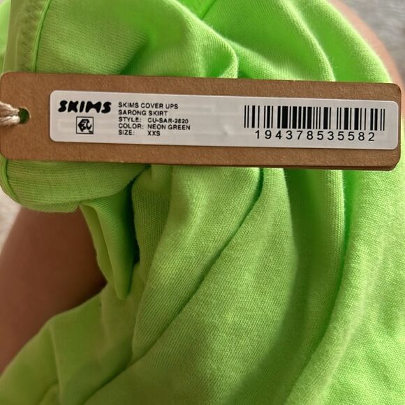 SKIMS Neon Green Cover Up Sarong Skirt - Picture 4 of 4
